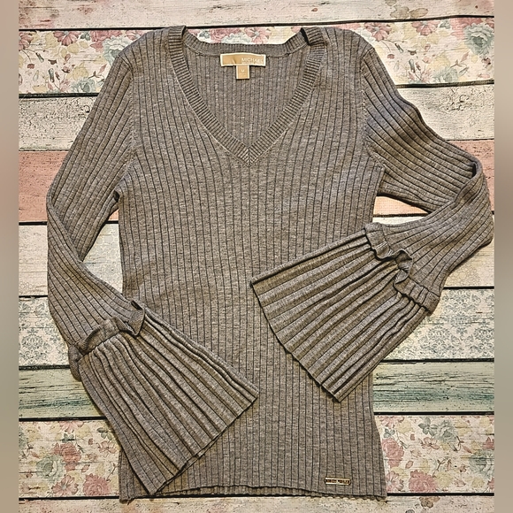 Michael Kors Sweater - Picture 5 of 9